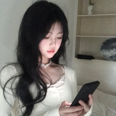 深深腥红